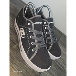 Men Black And White Canvas Heelys Size 7/8.5W ,  Wheels In The Heels. C-16.